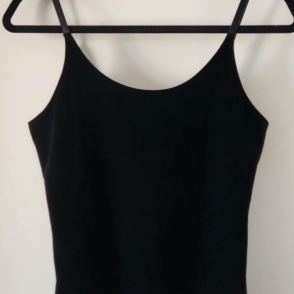 Chic Black Velvet Crop Top